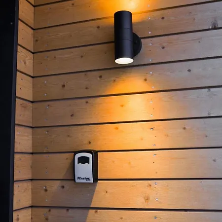 Rauha E, Minikoti Saunalla, Iso Parkkialue Aparthotel